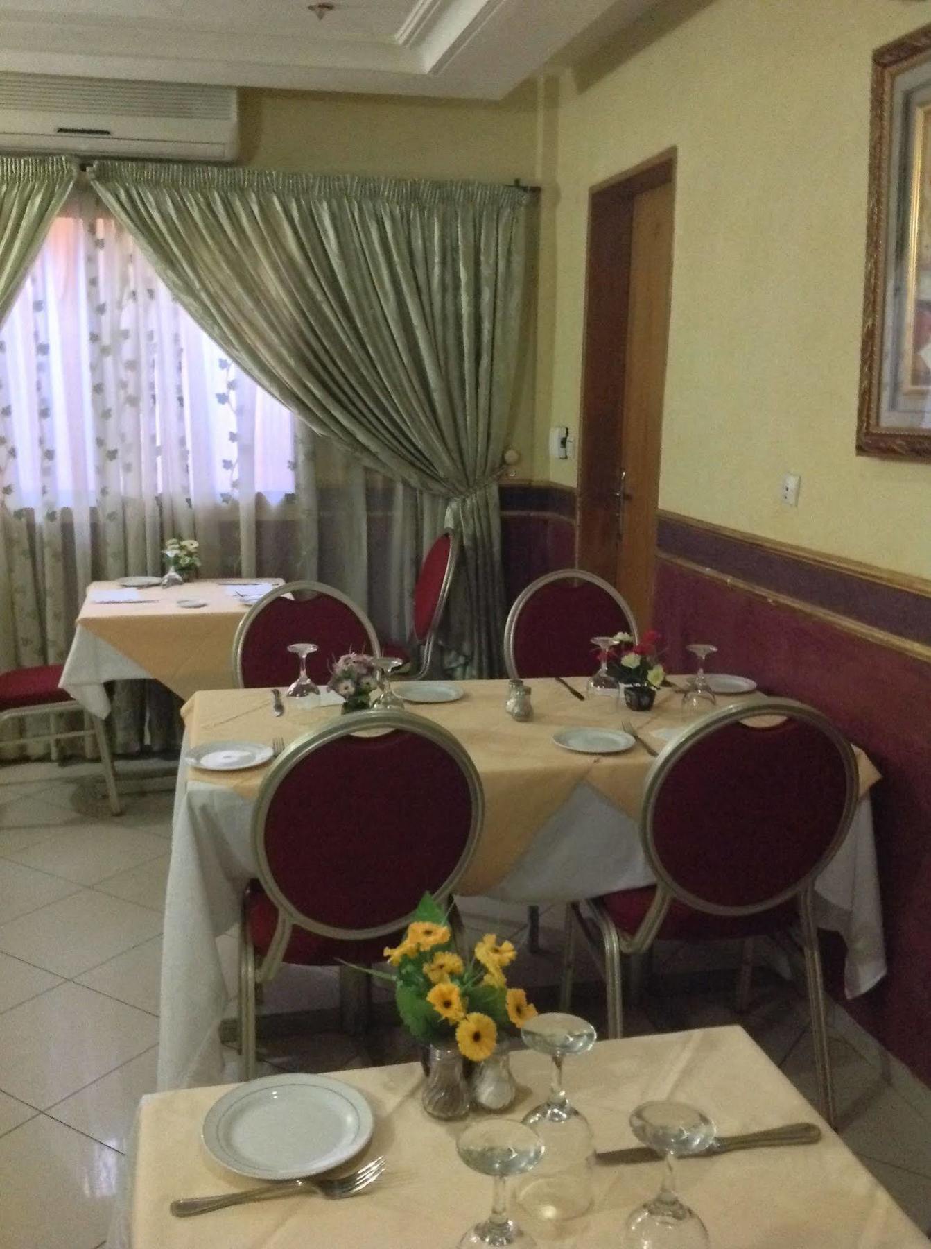 Faso Hotel Ouagadougou Ngoại thất bức ảnh
